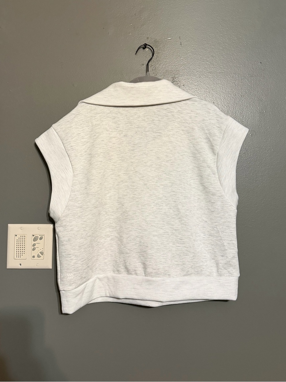 All in Motion Women’s Airy Sleek 1/2 Zip Short Sleeve Pullover Size L Gray NWOT - Picture 2 of 3